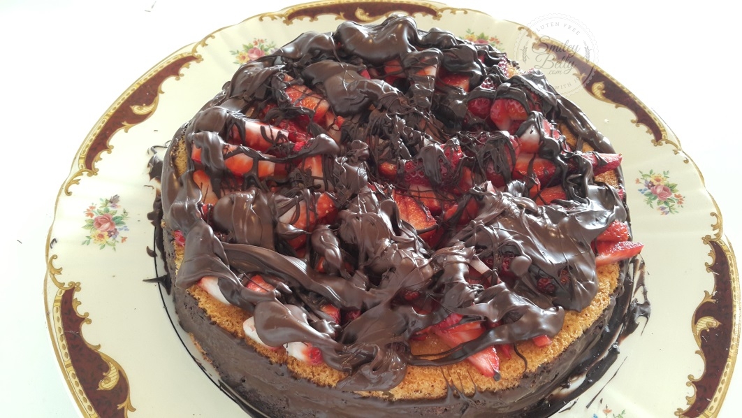 image of Torta Esponjosa para cumpleaños apta para ... - SMILEY BELLY